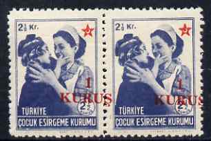 Turkey 1952 Postal Tax 1k on 2.5k Red Crescent horiz pair with surch misplaced, fine unmounted mint but light gum creases